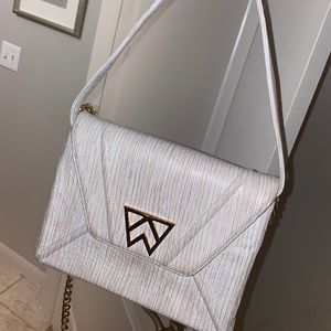 Kelly Wynne White purse